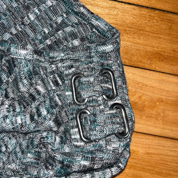 Sweater - Picture 2 of 3